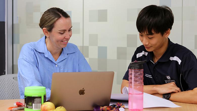 Sports dietitian in consultation with a client